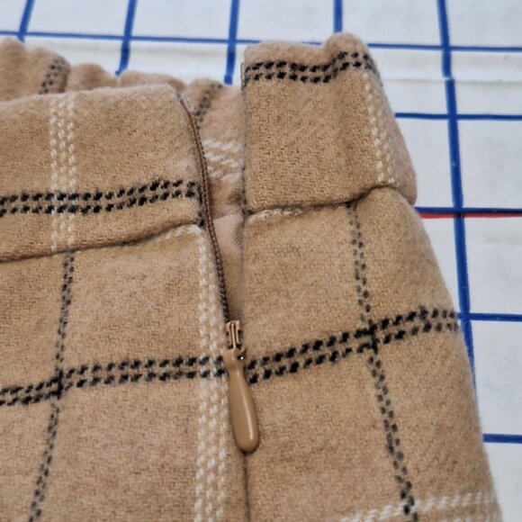 Jessica London Wool Pencil Skirt, Side Buttons, Ivory Shadow Plaid, Size 24W - Picture 7 of 8